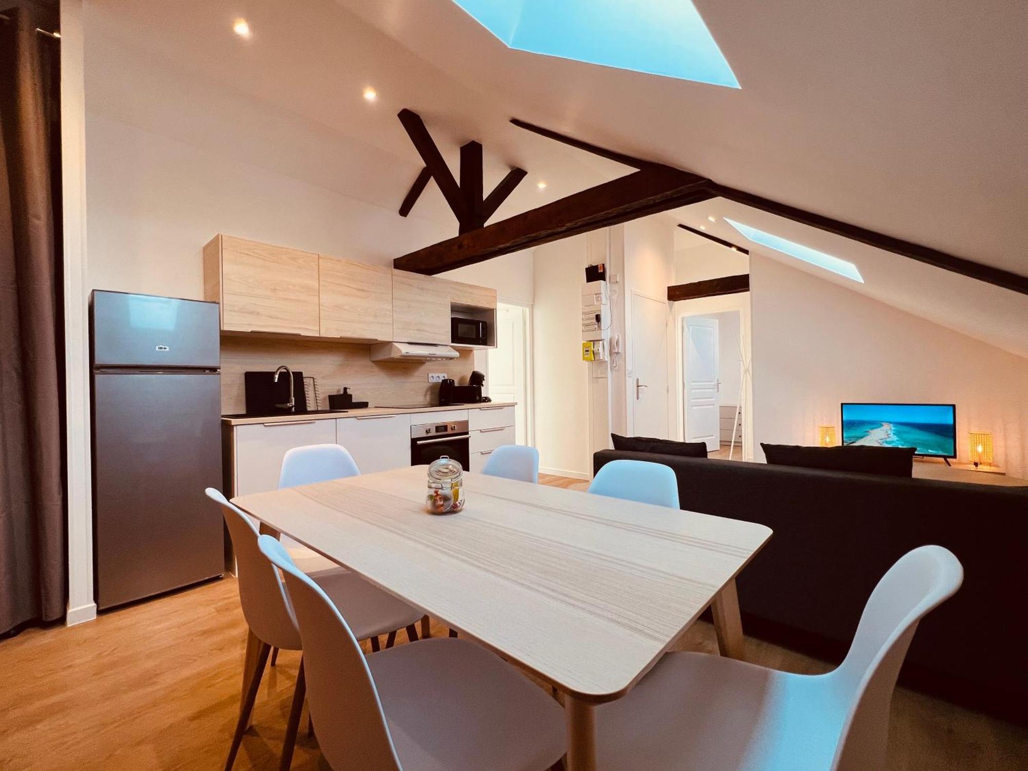 L'Ibiza - Home Homy Montlucon Bagian luar foto